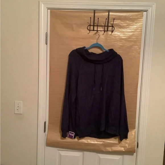 NWT~LOUNG TOP~INDESCRIBABLE COMFORTABLE ~ XXL - Picture 4 of 5